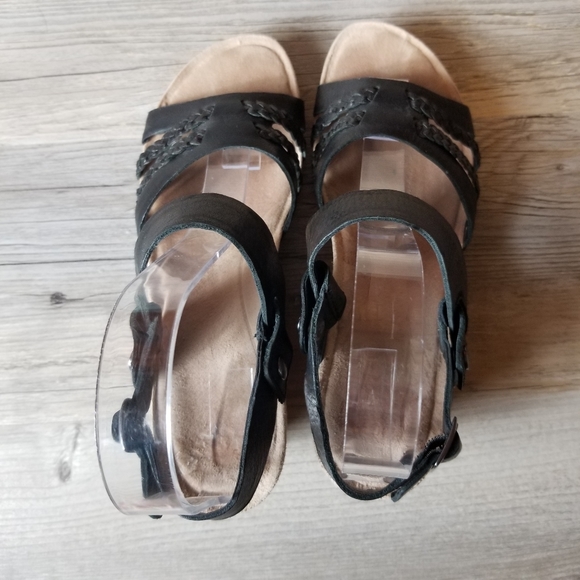 Ugg Serinda Leather Cork Gum Sole Wedge Sandals - Picture 5 of 12